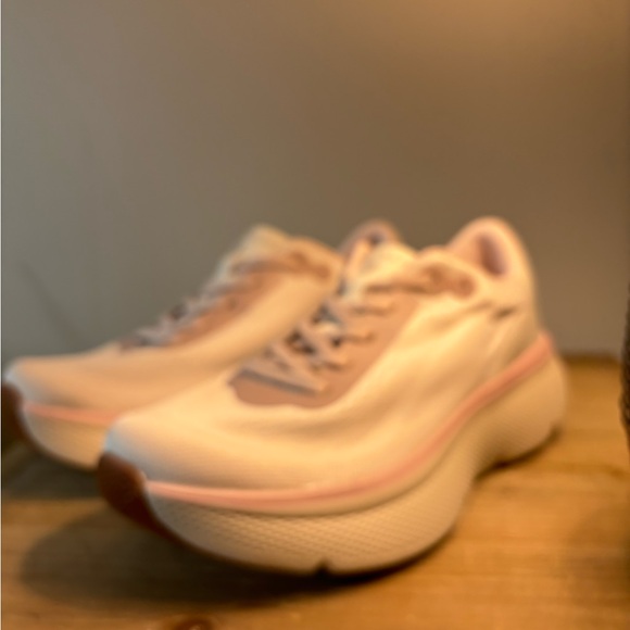 New Revitalign Orthotic Mesh Walking Sneakers- Gaia Size 11 - Picture 4 of 9